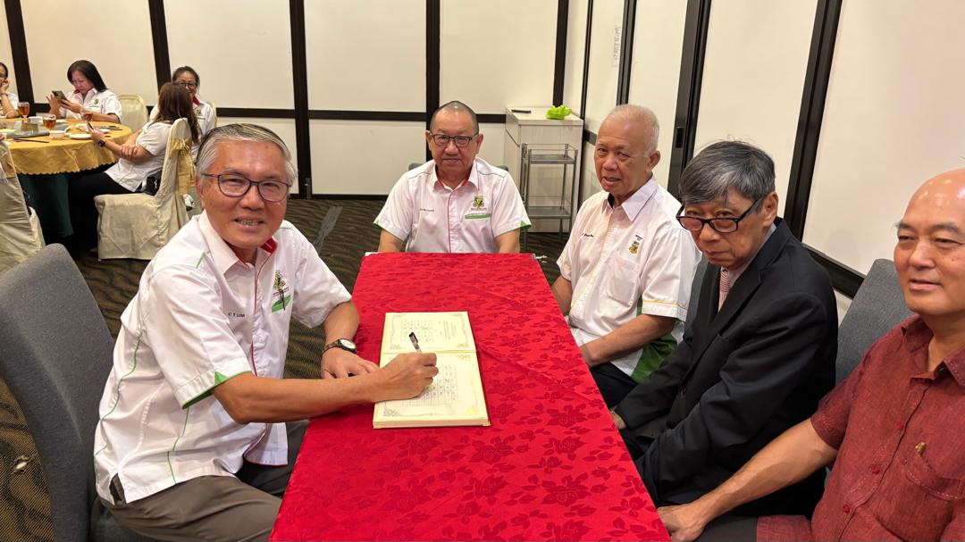 5.11 理事林进丁